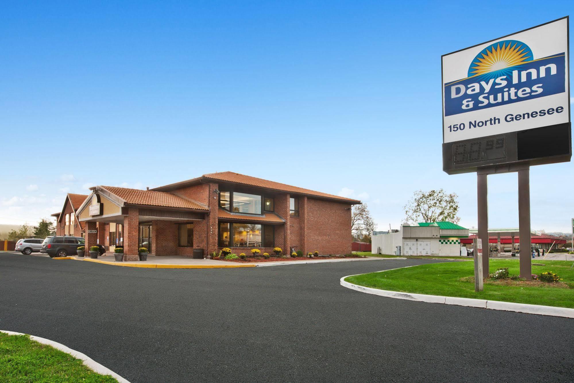 Days Inn By Wyndham Ютика Экстерьер фото